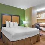 Suburban Studios Indianapolis Northwest - College Parks