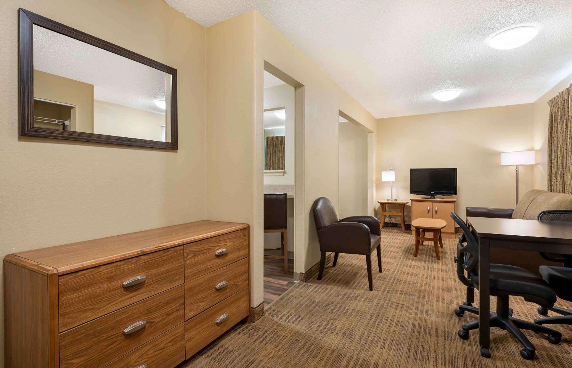 Suburban Northwest - College Parks Hotel Indianapolis