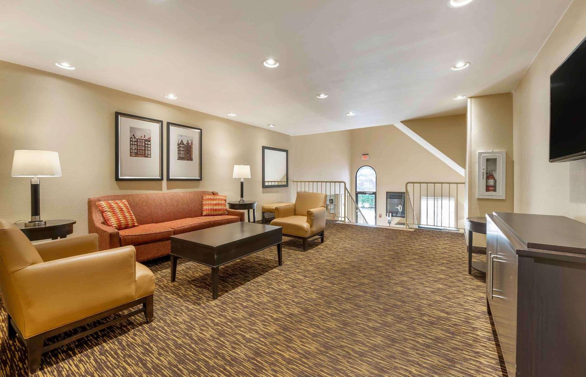 Suburban Northwest - College Parks Hotel Indianapolis
