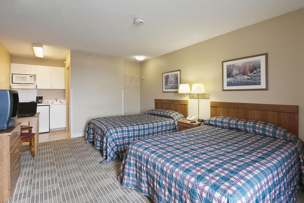 Hotel Suburban Northwest - College Parks 2*